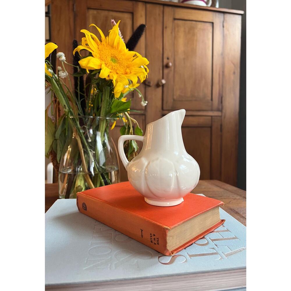 VTG White Ceramic Creamer – Small Fall Vase, Cottagecore Hostess Gift Home Decor